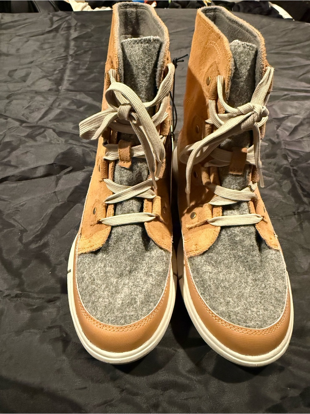 Sorel Tan Suede High-Top Boots with Cream Laces